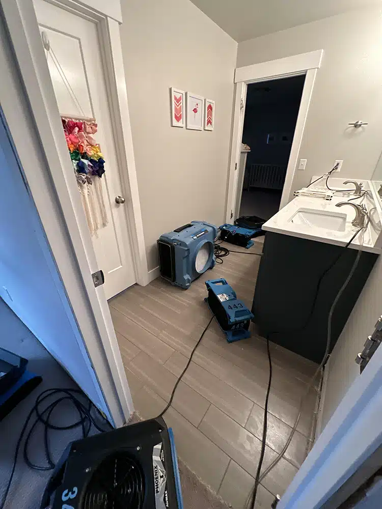 Structural drying a bathroom in Lehi, UT